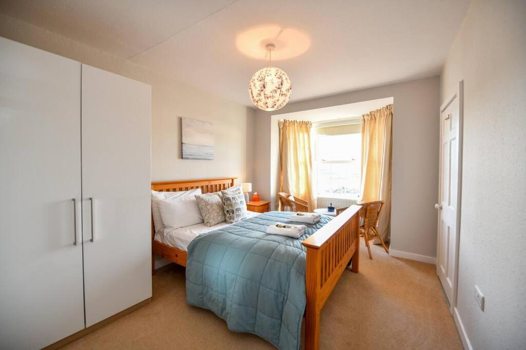 3 Bedroom Townhouse Right On The Harbour Isle of Whithorn 外观 照片