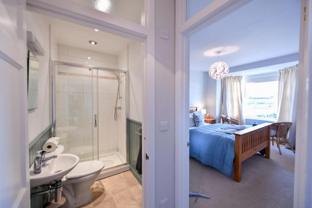 3 Bedroom Townhouse Right On The Harbour Isle of Whithorn 外观 照片